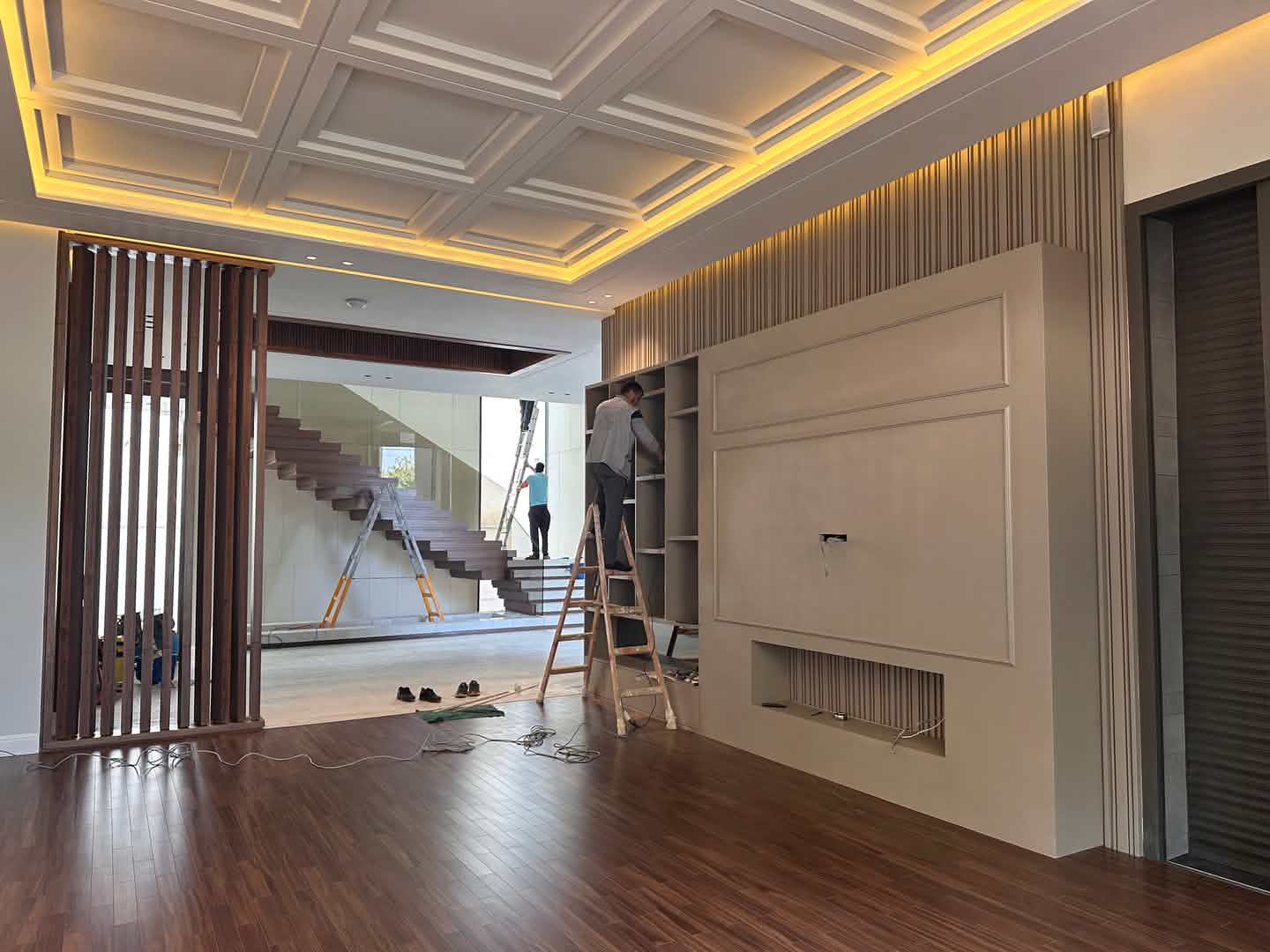 Séparation décorative en bois